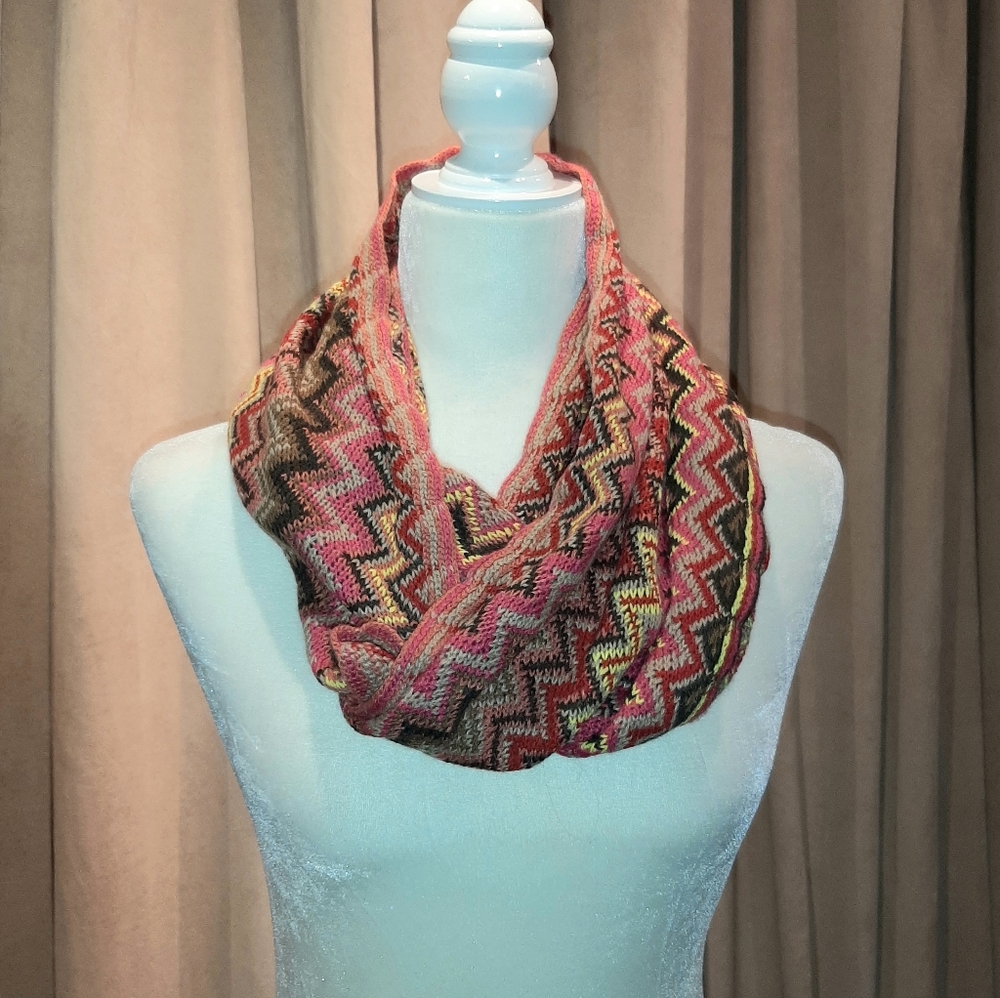 Knit chevron infinity scarf